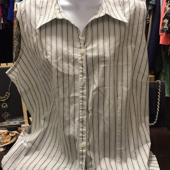 At Last Tops - At Last stretch size 3xl button down sleeveless top